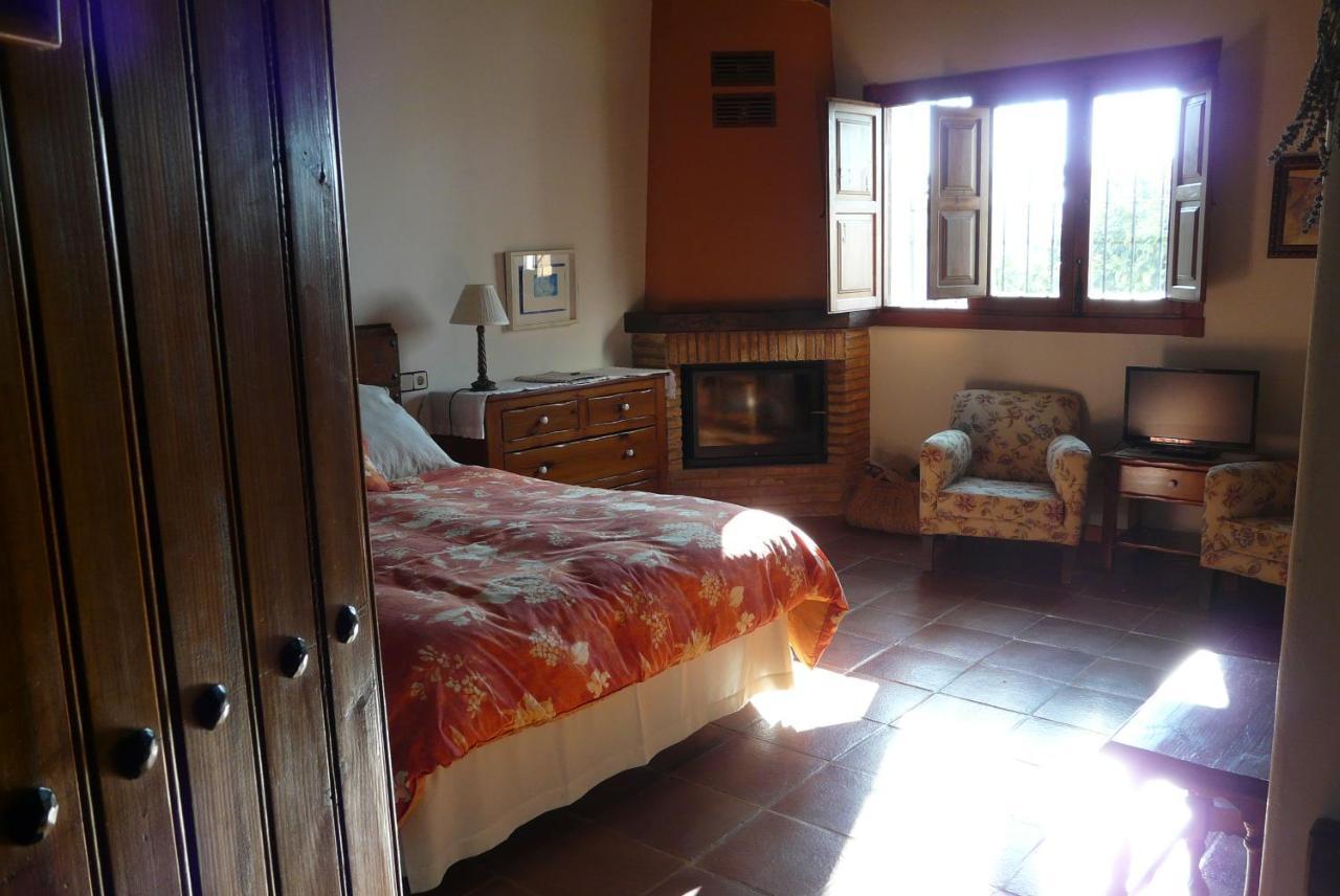 Palacio Viejo De Las Corchuelas Torrejón el Rubio Exteriér fotografie