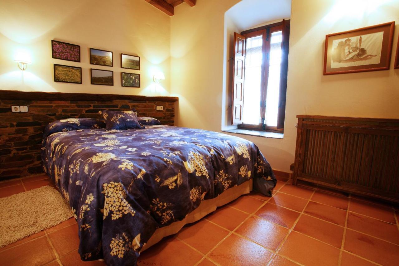 Palacio Viejo De Las Corchuelas Torrejón el Rubio Exteriér fotografie