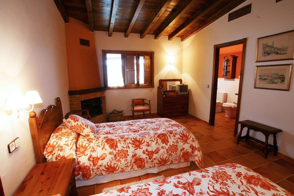 Palacio Viejo De Las Corchuelas Torrejón el Rubio Pokoj fotografie